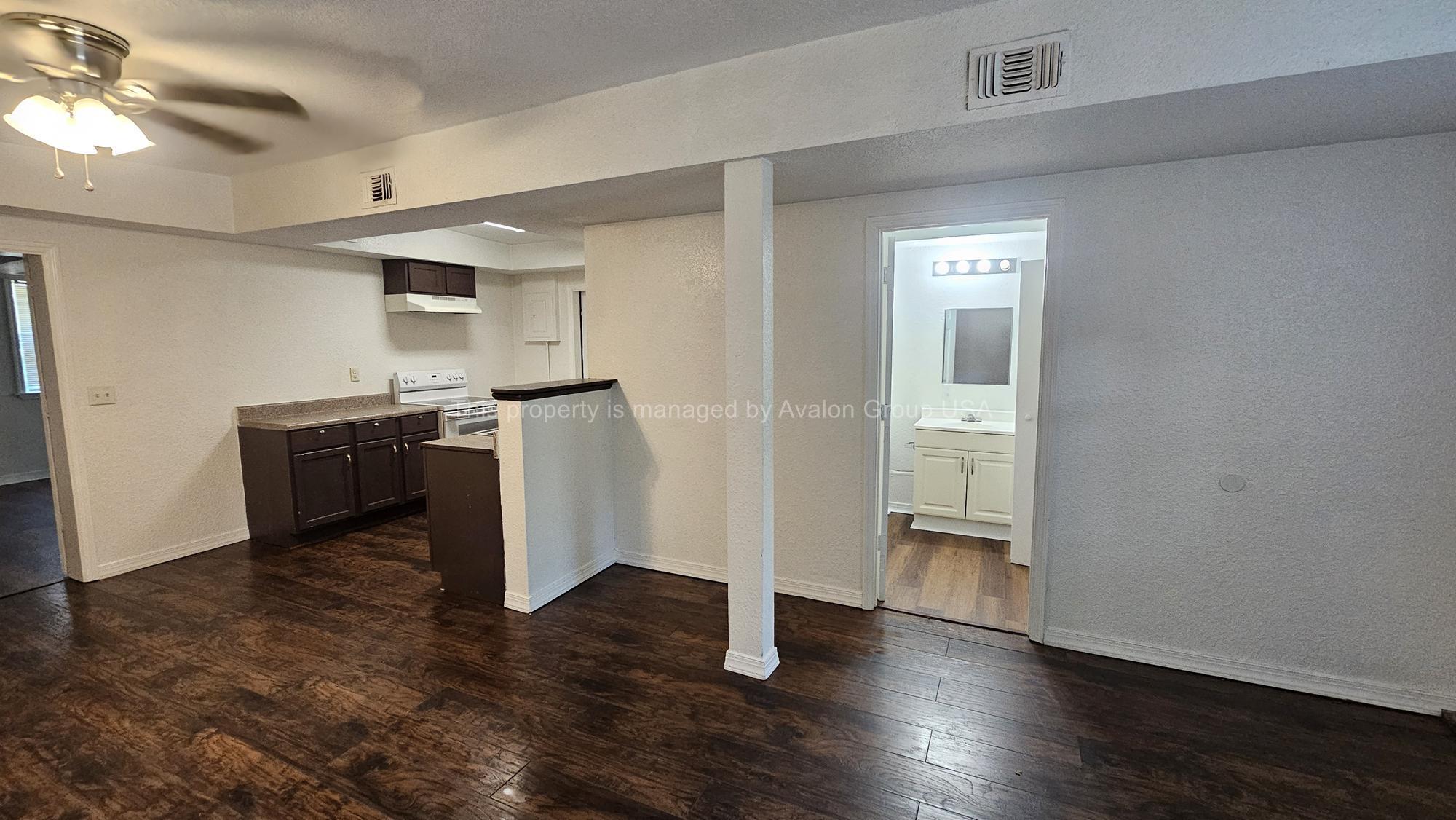 Building Photo - 5550 Windermere Dr