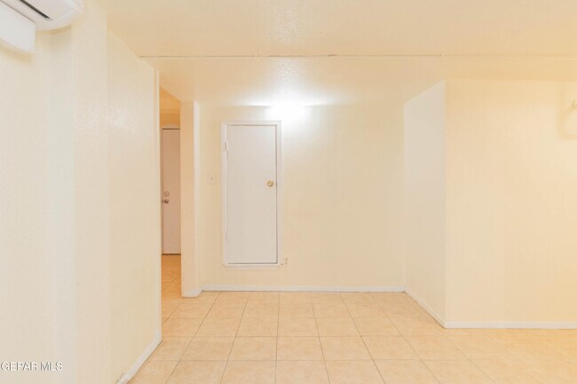 Building Photo - 1309 E Rio Grande Ave