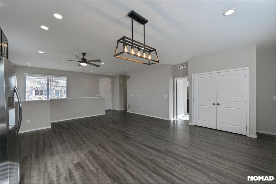 Building Photo - 4672 Clear Creek Dr