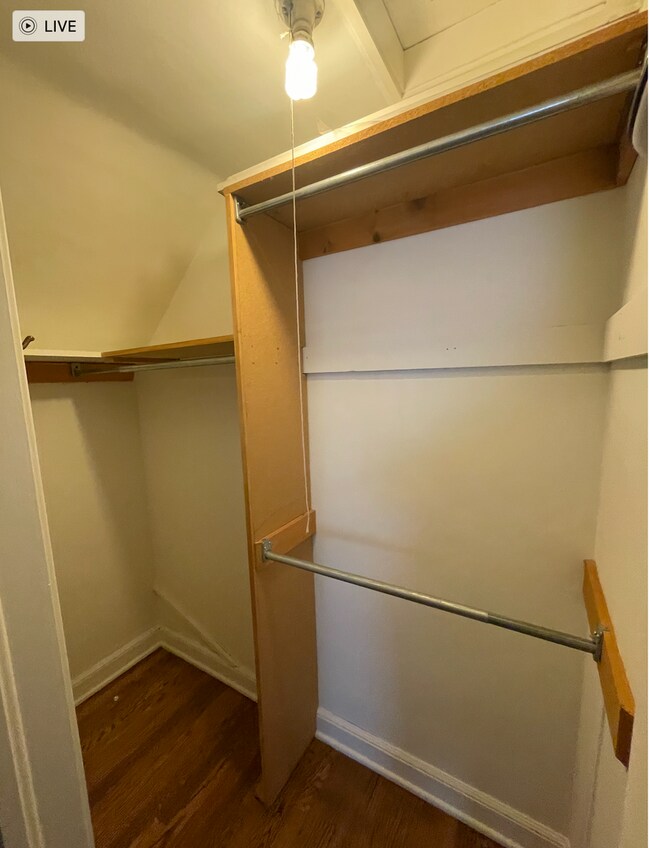 Building Photo - Beautiful Cape Cod 3 bedroom 2 bath- Ellwood City