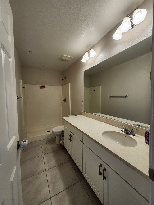 Building Photo - Beautiful Plumas Lake home on a large lot with SOLAR