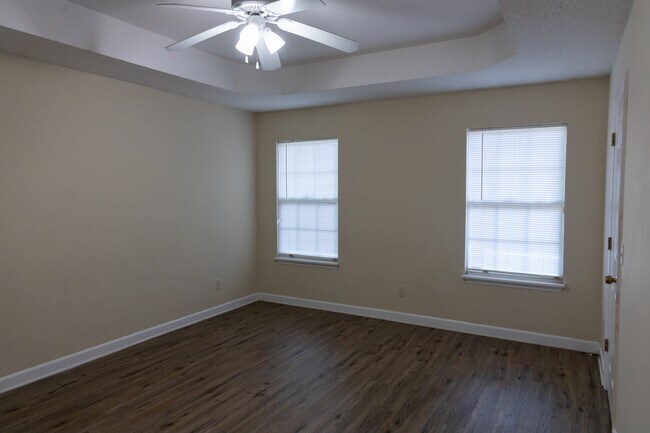 Building Photo - 252 Windridge Dr