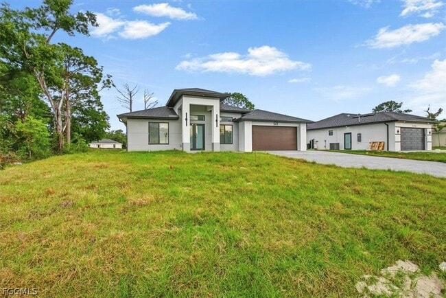 Building Photo - 541 Chalet Ave S