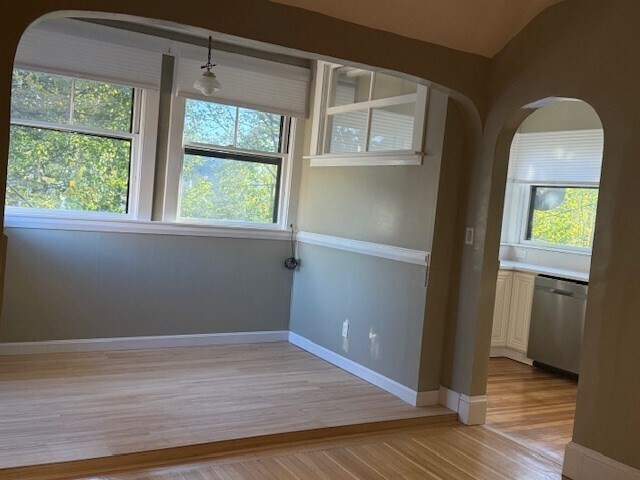 Building Photo - 21 Melville Ave