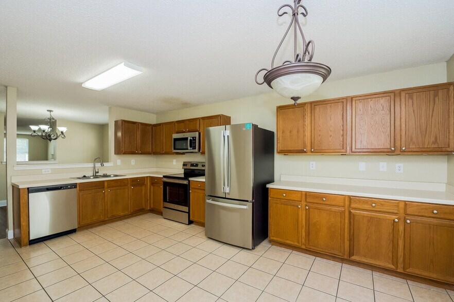 Building Photo - 648 Granite Ridge Dr