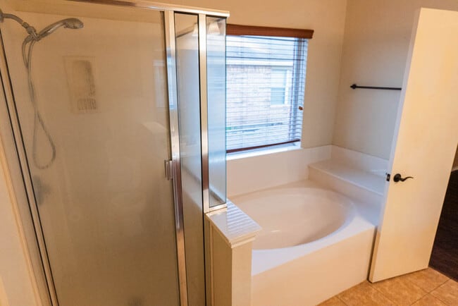 Building Photo - 404 Grisham Dr