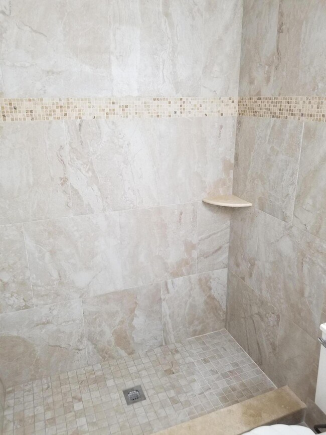 Building Photo - 182 Ulster Ln