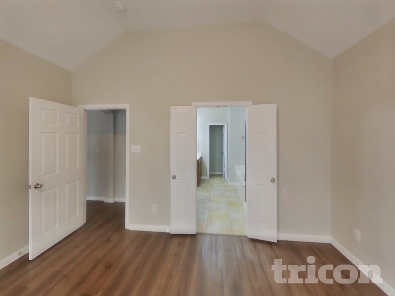 Building Photo - 114 Cole St