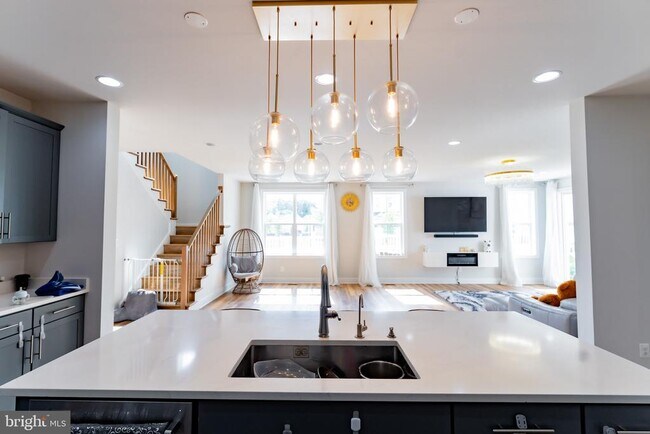 Building Photo - 41914 Spring Air Dr