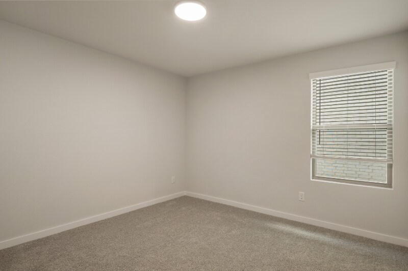 Building Photo - 1010 Honeydew Ln