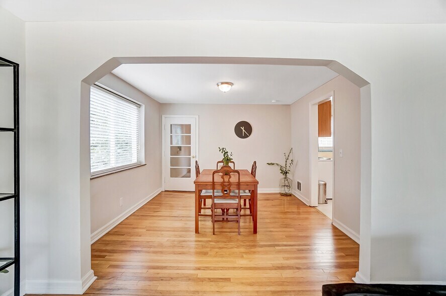 Formal dining room - 531 Norway Ave