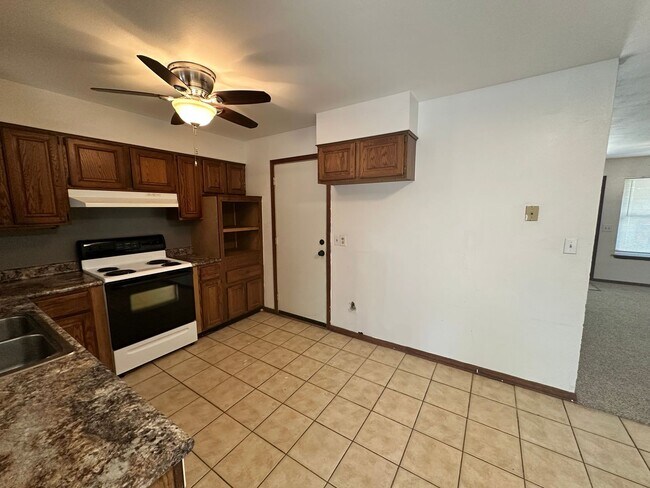 Building Photo - 3 Bed, 1 Bath Home for Rent – Del City