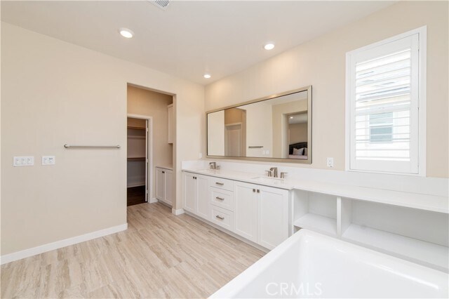 Building Photo - 32464 Old Sage Dr