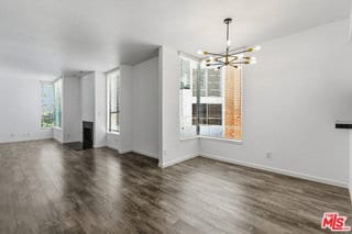 Building Photo - 500 S Barrington Ave