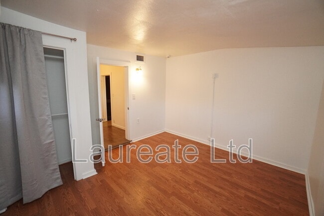 Building Photo - 2417 E 47th Ave