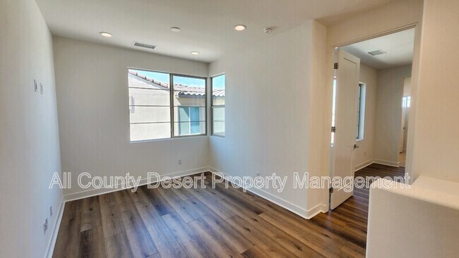 Building Photo - 35944 Randall Ln