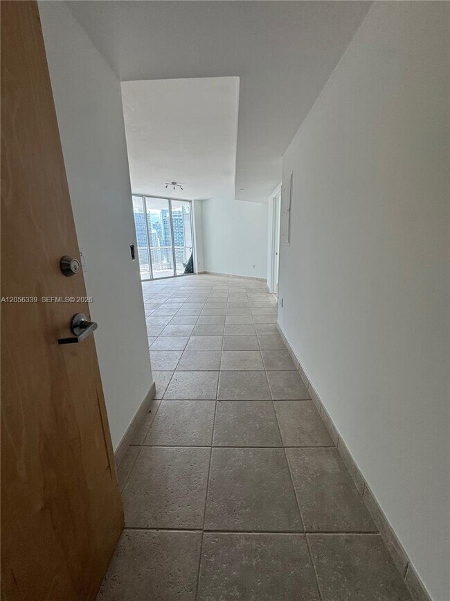 Building Photo - 350 S Miami Ave