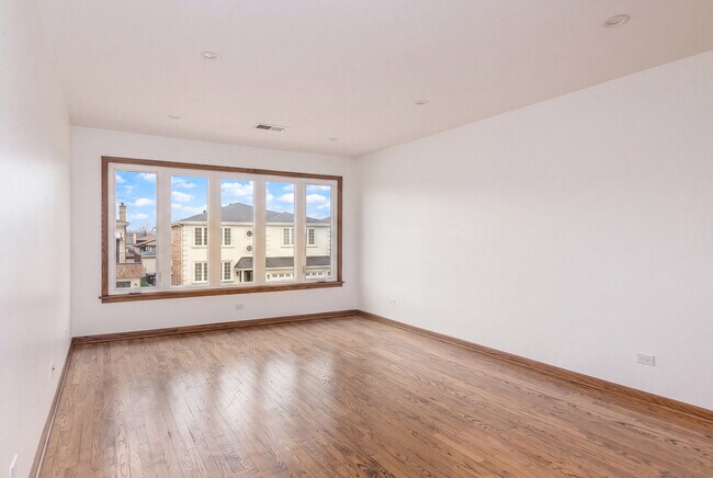 Building Photo - 8440 W Windsor Ave