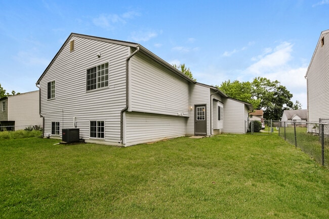 Building Photo - 5926 Buck Rill Dr
