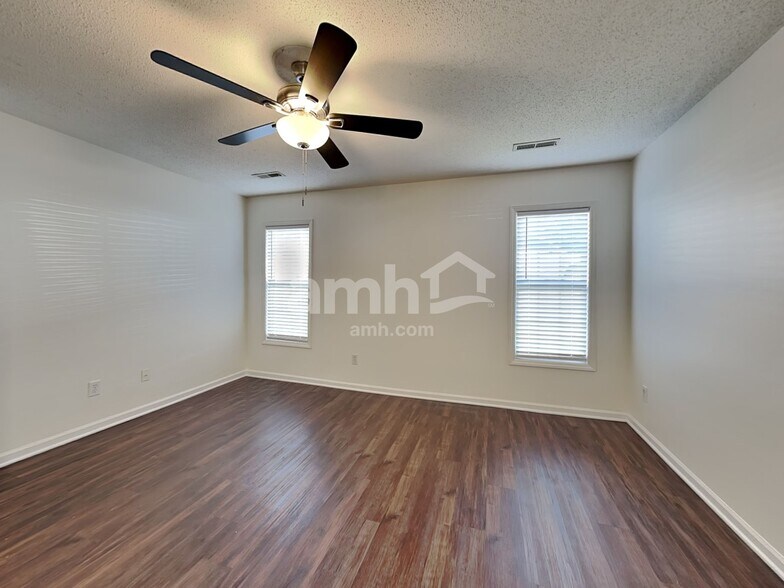 Building Photo - 101 Charlotte Ct