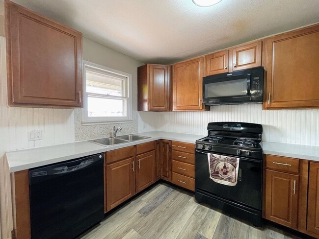 Building Photo - Snyder’s Best-Kept Secret – Modern 2-Bed Retreat Steps From Towle Park & Pool