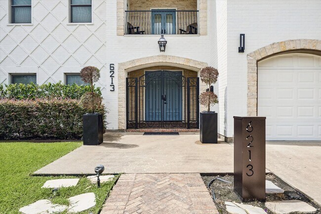 Building Photo - 6213 San Felipe St