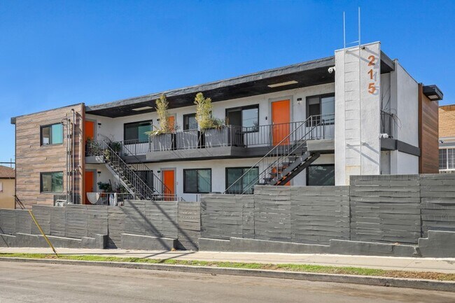 Building Photo - 215 N Fickett St