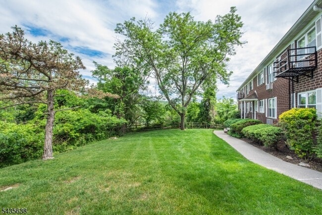 Building Photo - 100 Pierson Miller Dr