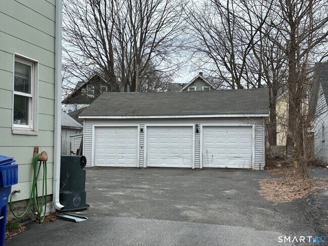 Building Photo - 88 Woodbine St