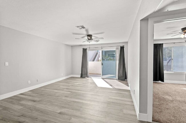 Building Photo - 7100 W Pirates Cove Rd