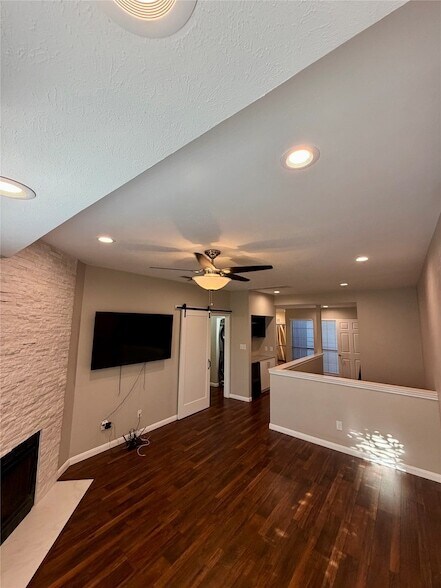 Building Photo - 5100 Verde Valley Ln
