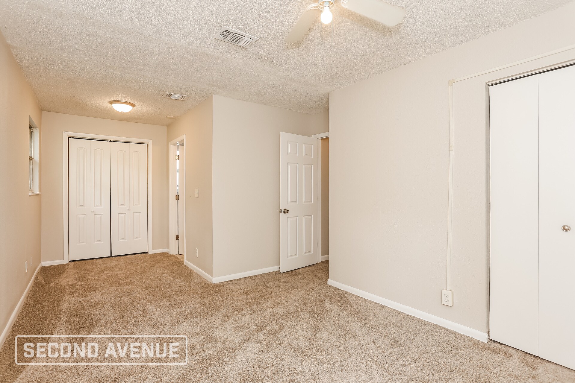 Building Photo - 4662 Roanoke Blvd