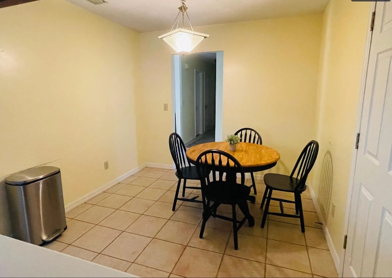 Building Photo - 240 SE Sandia Way