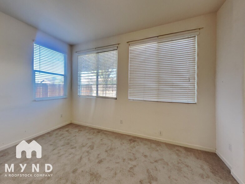 Building Photo - 5945 Caddington Way