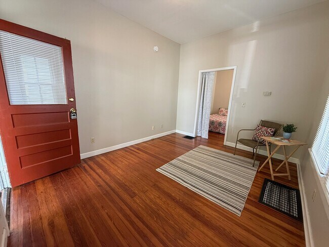 Building Photo - 318 Tremont St