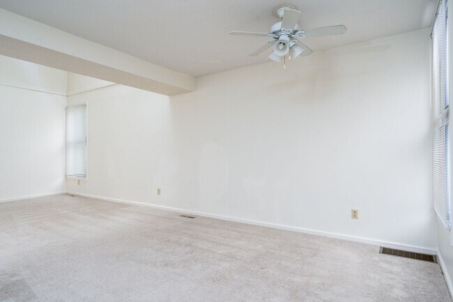Interior Photo - Aspen Oaks