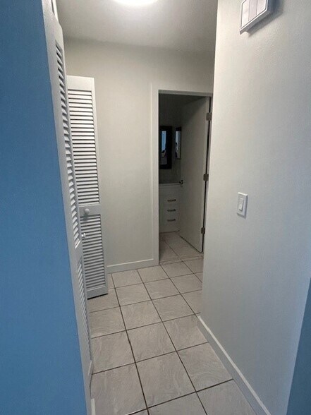 Building Photo - 6261 Draw Ln