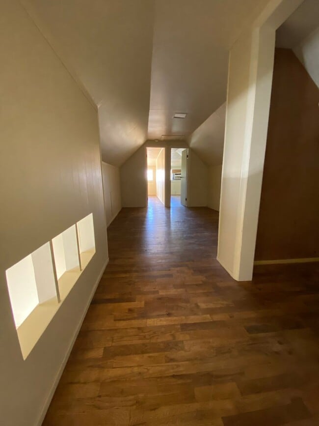 Building Photo - Cozy 3 Bedroom, 1 Bathroom Home with Spacious Back Yard.