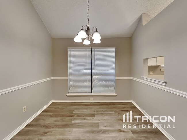 Building Photo - 2338 Weyborn Dr