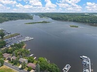 Building Photo - 118 Lakeside Dr