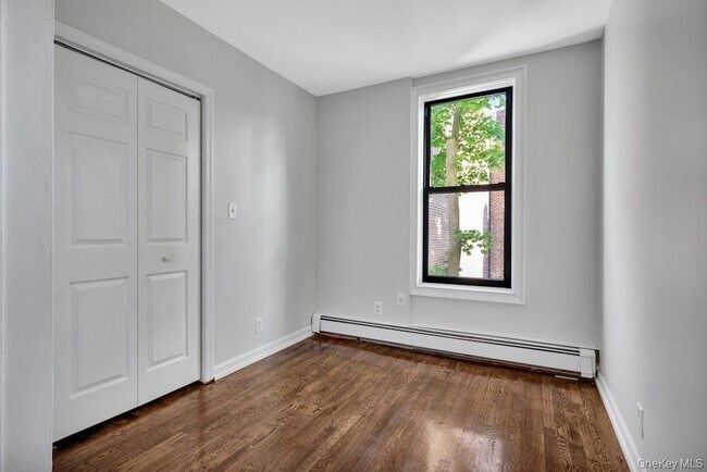 Building Photo - 107 N Forest Ave