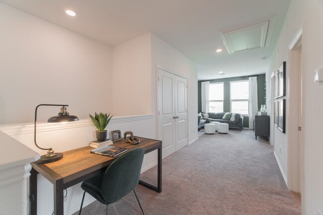 Building Photo - 438 Lake Day Dr