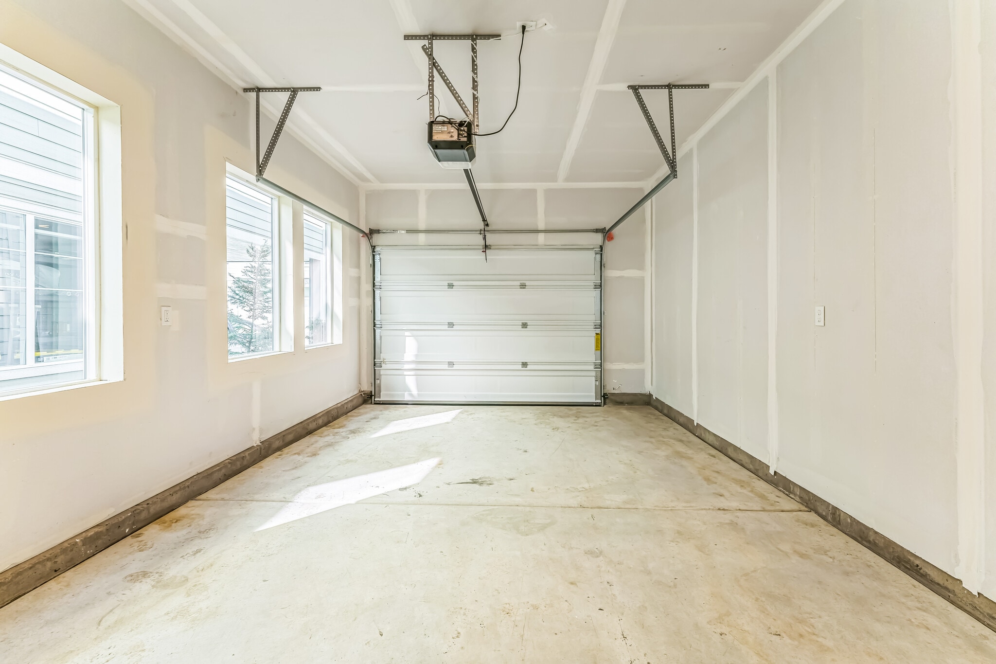 Building Photo - 8457 SE Kinnaman St