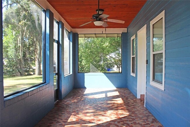 Building Photo - 1718 E Elm Rd