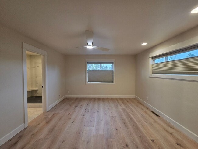 Building Photo - Amazing 4 Bed/3 Bath Home on One Acre with Large Shop – In Home Child Care Opportunity