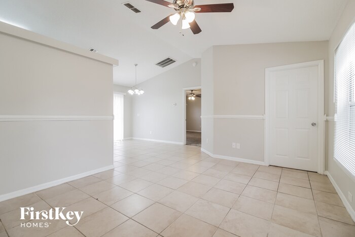 Building Photo - 1008 Heron Ct