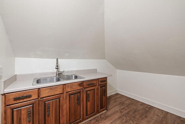 Building Photo - 1211 Lexington St