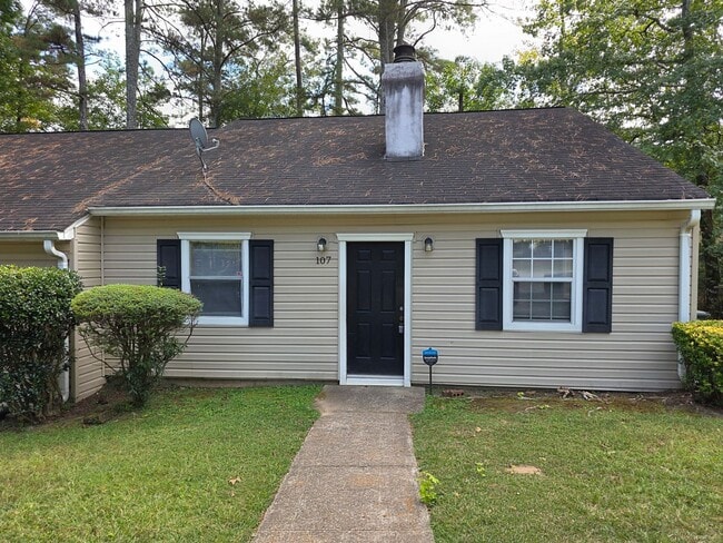 Primary Photo - Charming 2-Bedroom Duplex in the Heart of ...