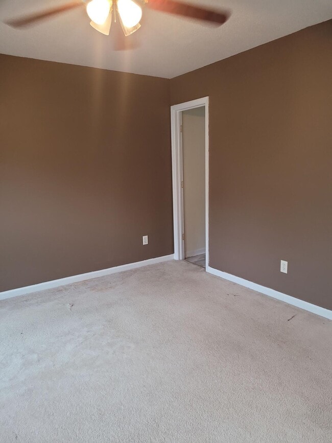 Building Photo - 1012 Cedarview Cir