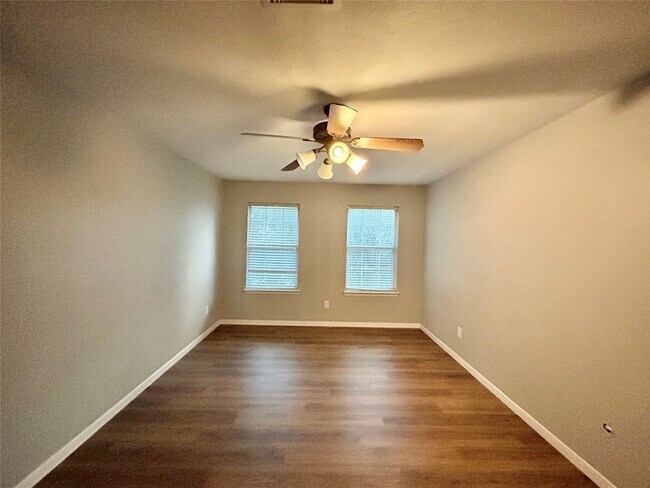 Building Photo - 22918 Breton Point Dr